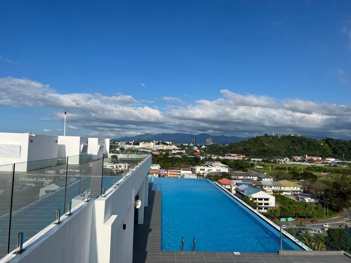 Arusuites Tanjung Aru Kota Kinabalu - Laxzone Suite Buitenkant foto