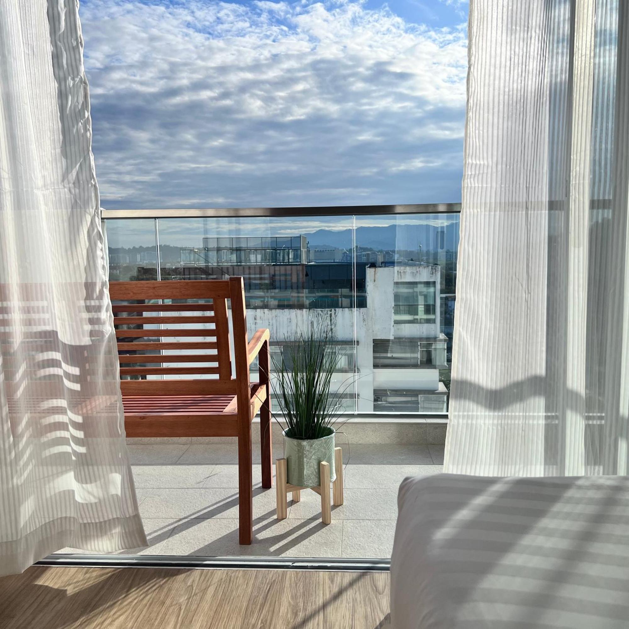 Arusuites Tanjung Aru Kota Kinabalu - Laxzone Suite Buitenkant foto